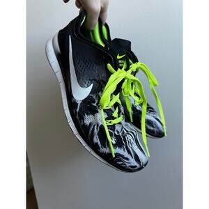 Nike Free TR Fit 5 Women's Size 8.5 Running Shoes Black Volt